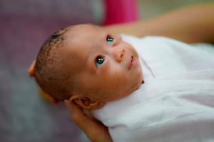 Bebeğiniz için güvenli bir banyo nasıl seçilir