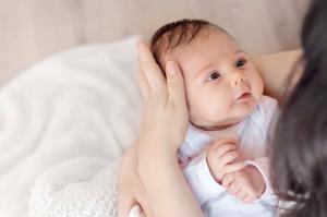 Bebeğinizin sütten kesmeye hazır olmadığını nasıl anlarsınız?