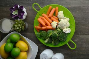 İlk katı gıdalar: brokoli, havuç ve peynir ile patates püresi tarifi