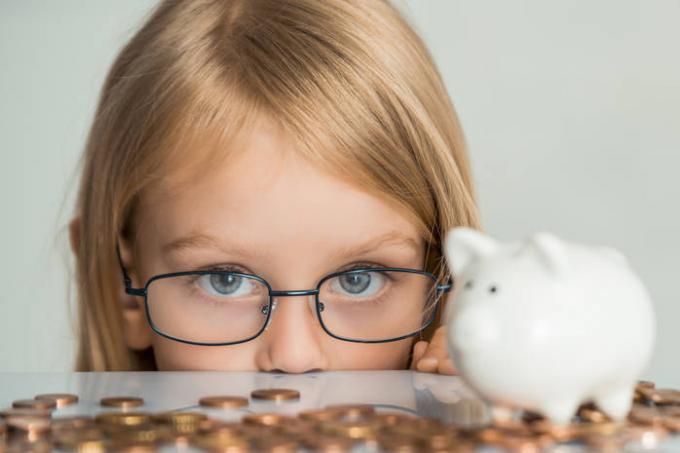 Nasıl çocuğun mali okuryazarlık yetiştirmek: 17 ipuçları