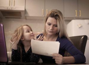 Nasıl başarılı bir iş kadını ve anne olmayı: 5 anahtar yönleri