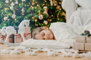 Karantinadaki bir çocuk için ev Yeni Yılı nasıl düzenlenir